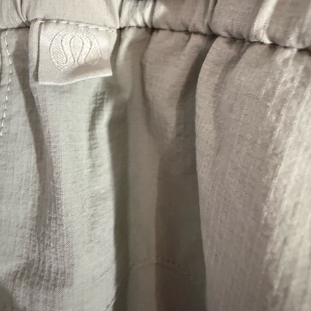 lululemon athletica Men's Light Gray Cargo Pants - Picture 6 of 7